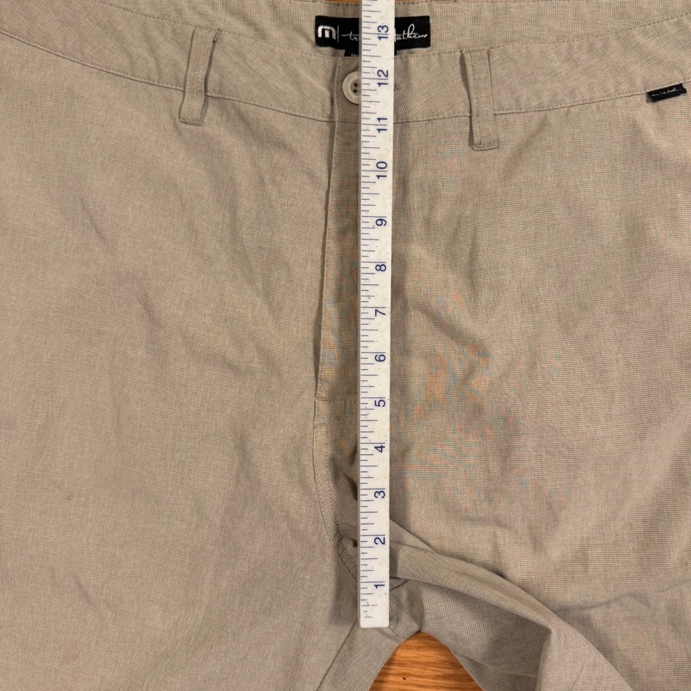 TravisMathew Mens Golf Shorts Tan Khaki Performance Stretch Size 40 - Picture 5 of 10
